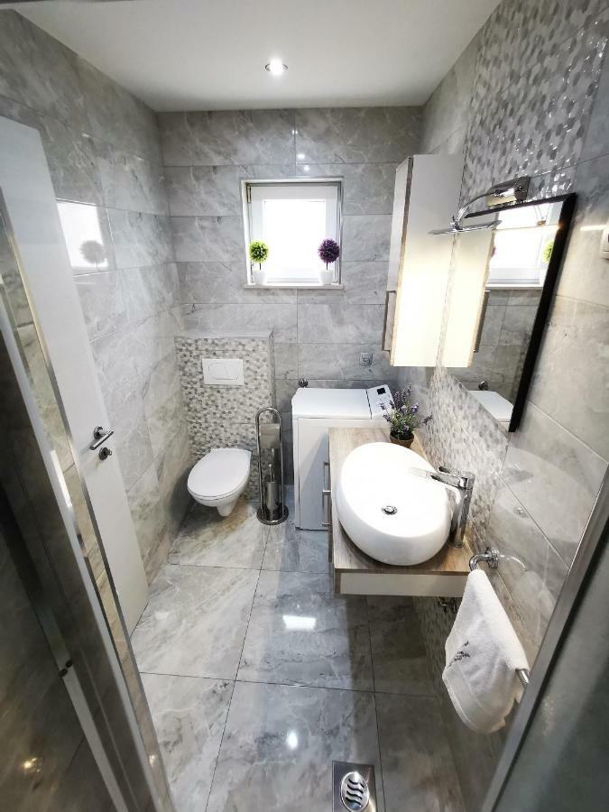 Apartments Fani Bol Cameră foto
